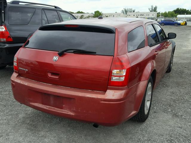 2D4FV47T56H150664 - 2006 DODGE MAGNUM SE RED photo 4