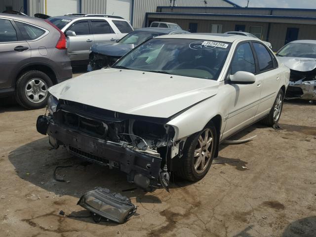 YV1TS91DX21274777 - 2002 VOLVO S80 T6 TUR WHITE photo 2