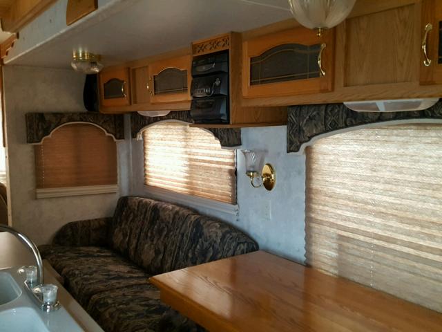 4YDF3282214054491 - 2001 KEYSTONE MONTANA WHITE photo 6