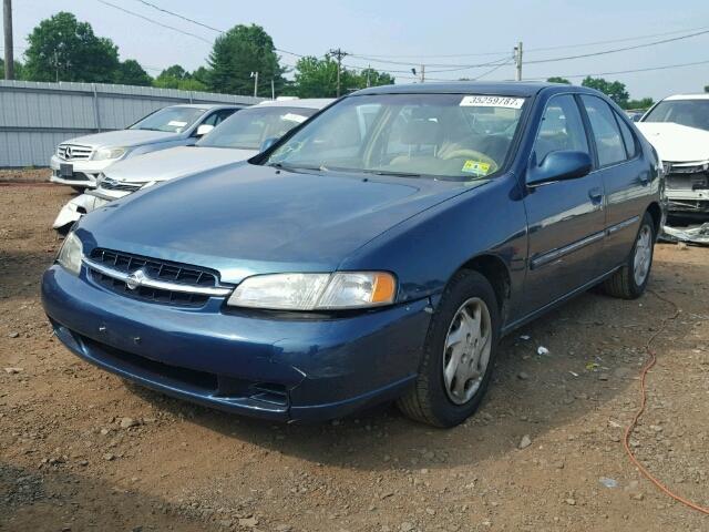 1N4DL01D9WC204755 - 1998 NISSAN ALTIMA XE GREEN photo 2