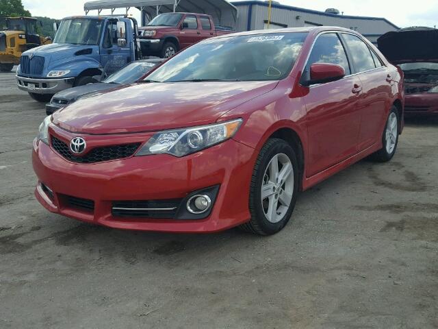 4T1BF1FK0CU611970 - 2012 TOYOTA CAMRY/SE/L RED photo 2