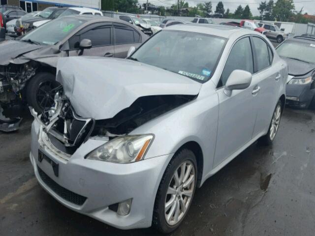 JTHCK262882025352 - 2008 LEXUS IS 250 SILVER photo 2