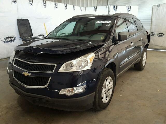 1GNEV13D69S181013 - 2009 CHEVROLET TRAVERSE L BLUE photo 2