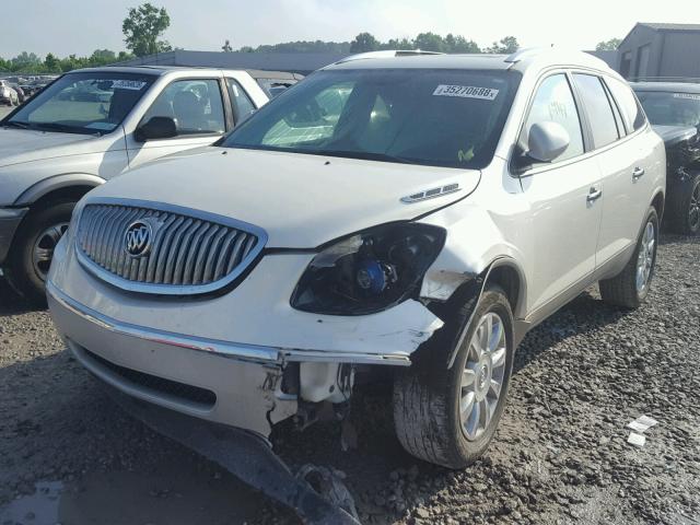 5GAKRCED0BJ303709 - 2011 BUICK ENCLAVE CX WHITE photo 2
