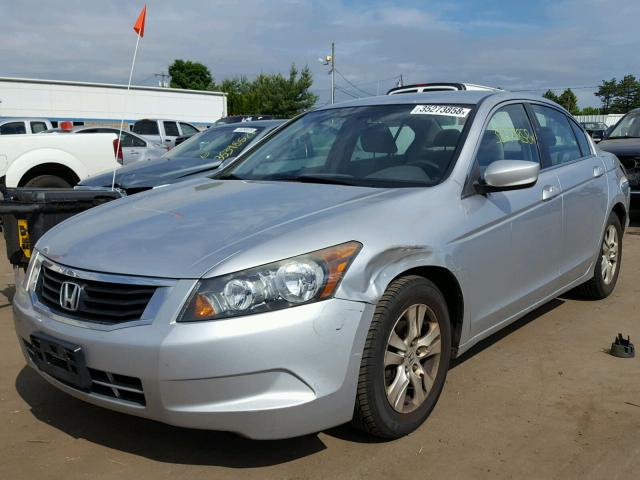 1HGCP26479A001914 - 2009 HONDA ACCORD LXP SILVER photo 2