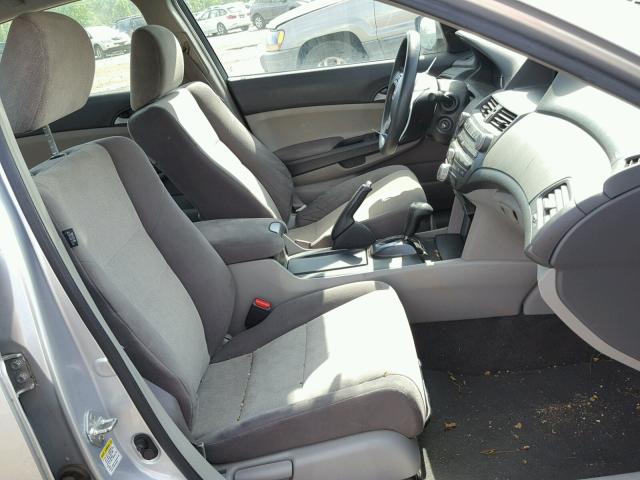 1HGCP26479A001914 - 2009 HONDA ACCORD LXP SILVER photo 5