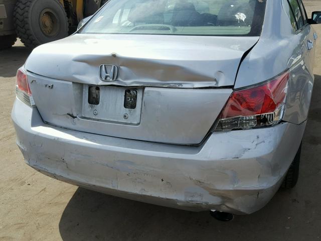 1HGCP26479A001914 - 2009 HONDA ACCORD LXP SILVER photo 9