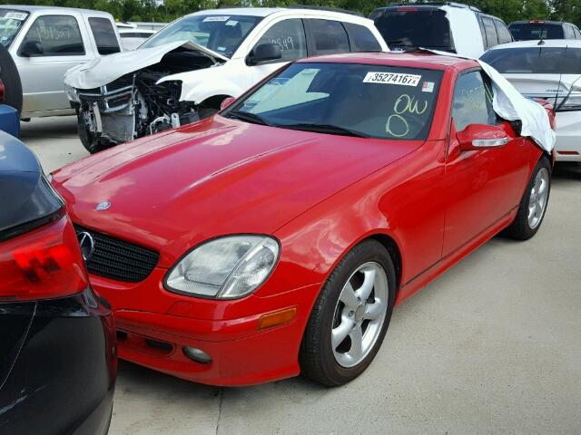 WDBKK65F22F251166 - 2002 MERCEDES-BENZ SLK320 RED photo 2