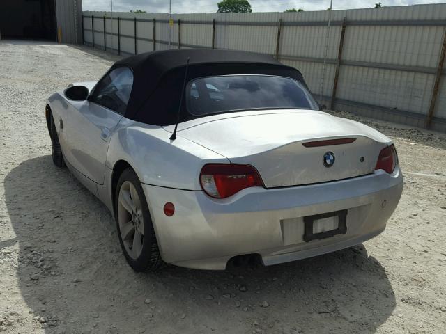 4USBU33586LW58818 - 2006 BMW Z4 3.0 SILVER photo 3