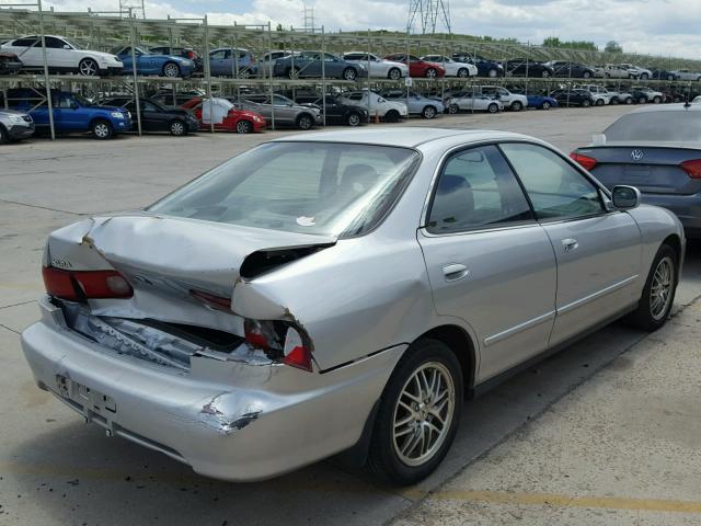 JH4DB7653YS002606 - 2000 ACURA INTEGRA LS SILVER photo 4