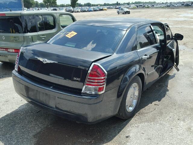 2C3KA43R17H689287 - 2007 CHRYSLER 300 BLACK photo 4