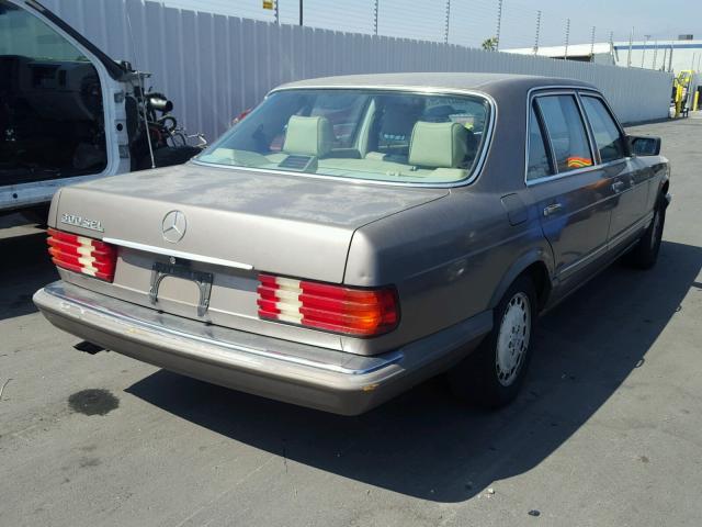 WDBCA25D2JA411170 - 1988 MERCEDES-BENZ 300 SEL GOLD photo 4