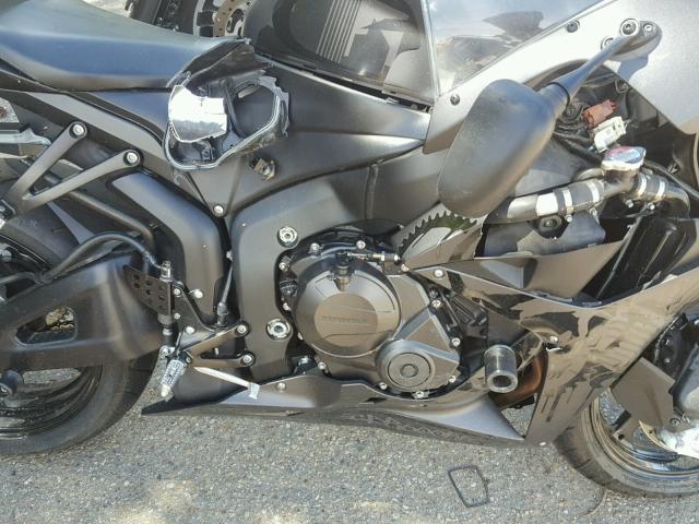 JH2PC40498M101825 - 2008 HONDA CBR600 RR BLACK photo 7