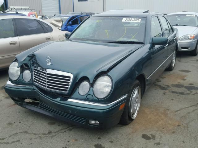 WDBJF72F7VA354904 - 1997 MERCEDES-BENZ E 420 GREEN photo 2