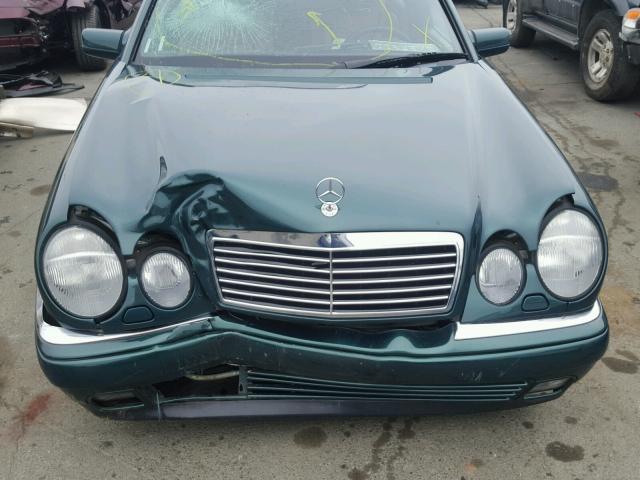 WDBJF72F7VA354904 - 1997 MERCEDES-BENZ E 420 GREEN photo 9