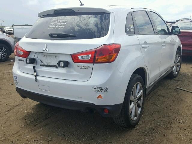 4A4AP3AU0FE044331 - 2015 MITSUBISHI OUTLANDER WHITE photo 4