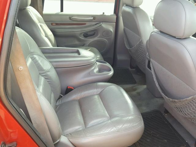 5LMPU28A1XLJ39289 - 1999 LINCOLN NAVIGATOR წითელი ფოტო 6