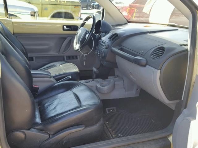 3VWCK21Y13M315606 - 2003 VOLKSWAGEN NEW BEETLE 黄色 照片 5