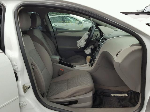 1G1ZB5E05CF105442 - 2012 CHEVROLET MALIBU LS 白色 照片 5