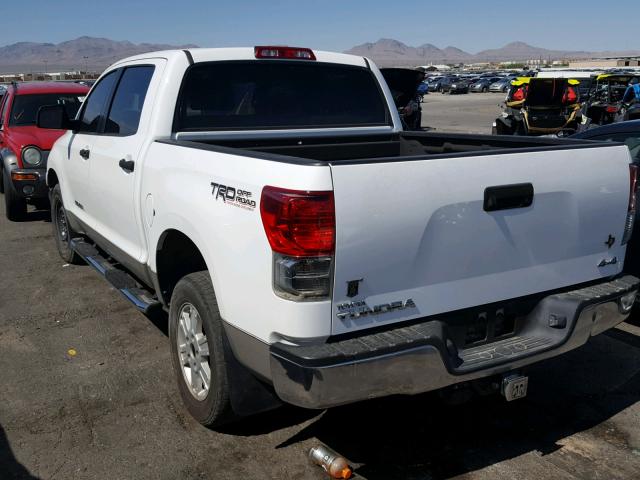 5TFDM5F1XDX042708 - 2013 TOYOTA TUNDRA CRE WHITE photo 3