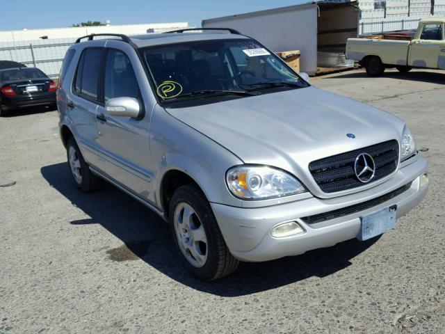 4JGAB54E72A313332 - 2002 MERCEDES-BENZ ML 320 SILVER photo 1