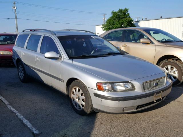 YV1SW61R021196407 - 2002 VOLVO V70 SILVER photo 1