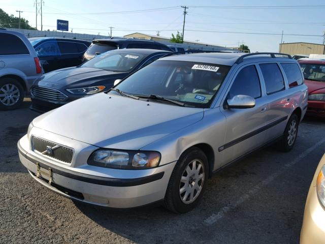 YV1SW61R021196407 - 2002 VOLVO V70 SILVER photo 2