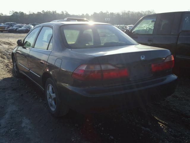 1HGCG5646YA136172 - 2000 HONDA ACCORD LX BLACK photo 3