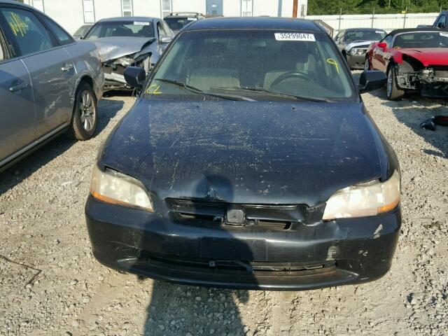 1HGCG5646YA136172 - 2000 HONDA ACCORD LX BLACK photo 9