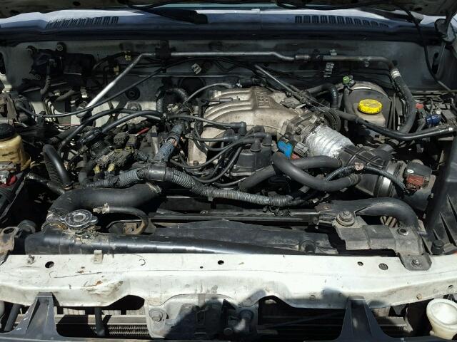 5N1ED28T61C597199 - 2001 NISSAN XTERRA XE SILVER photo 7