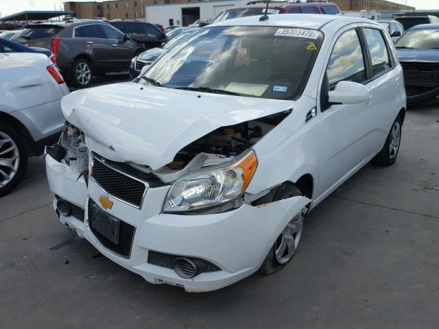 KL1TD6DE7BB209289 - 2011 CHEVROLET AVEO LS WHITE photo 2