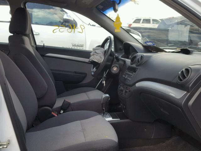 KL1TD6DE7BB209289 - 2011 CHEVROLET AVEO LS WHITE photo 5