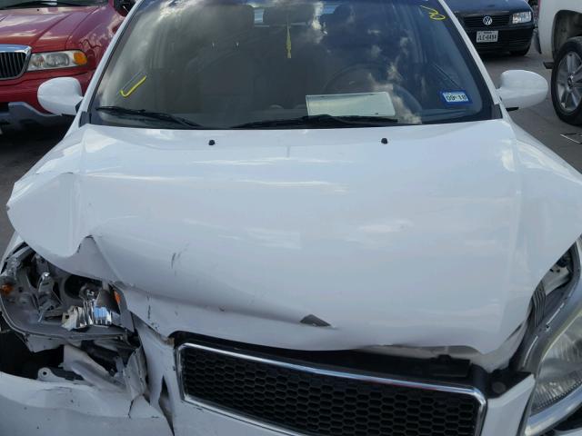 KL1TD6DE7BB209289 - 2011 CHEVROLET AVEO LS WHITE photo 7