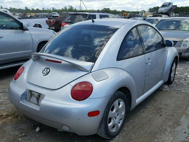 3VWCB21C22M418424 - 2002 VOLKSWAGEN NEW BEETLE 银色 照片 4
