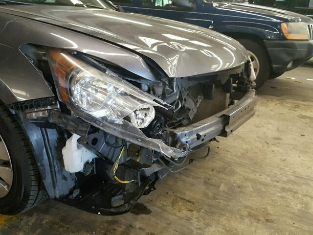 1HGCP2F39AA135724 - 2010 HONDA ACCORD LX CHARCOAL photo 9