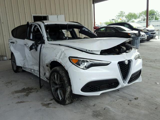 ZASFAKNN2J7B66687 - 2018 ALFA ROMEO STELVIO TI WHITE photo 1