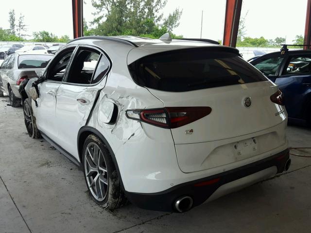 ZASFAKNN2J7B66687 - 2018 ALFA ROMEO STELVIO TI WHITE photo 3