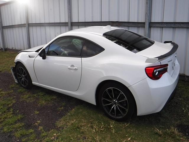 JF1ZCAC18H9600609 - 2017 SUBARU BRZ 2.0 LI WHITE photo 3