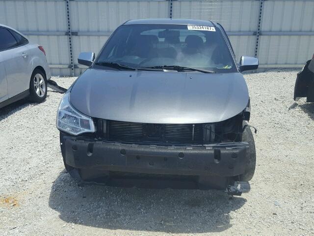 1FAHP3HN3AW141245 - 2010 FORD FOCUS SEL SILVER photo 9