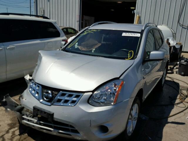 JN8AS5MT9DW015975 - 2013 NISSAN ROGUE S SILVER photo 2