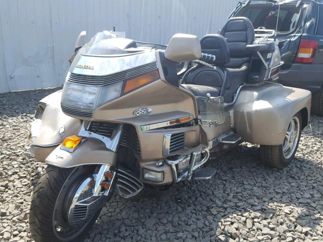 1HFSC2208JA003268 - 1988 HONDA GL1500 BROWN photo 2