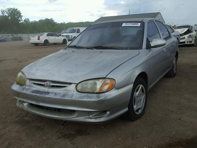 KNAFB121615011201 - 2001 KIA SEPHIA BAS SILVER photo 2