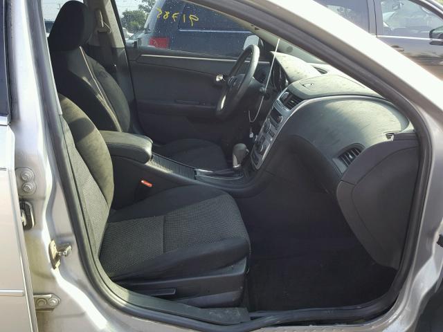 1G1ZC5E0XCF148834 - 2012 CHEVROLET MALIBU 1LT SILVER photo 5