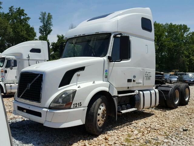 4V4NC9EH0BN529314 - 2011 VOLVO VNL WHITE photo 2