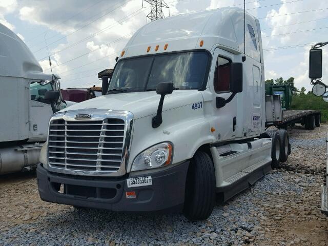 1FUJGLDR5ALAP1099 - 2010 FREIGHTLINER CASCADIA 1 WHITE photo 2