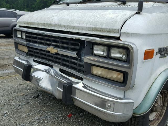 2GBEG25K1N4136174 - 1992 CHEVROLET G20 WHITE photo 9