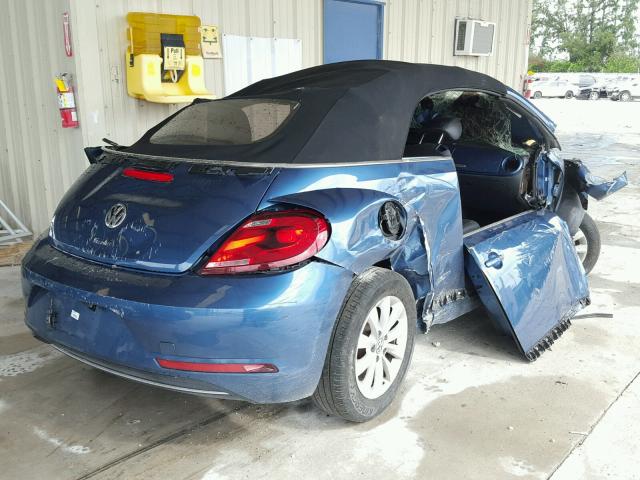 3VW517AT0HM807077 - 2017 VOLKSWAGEN BEETLE S/S 蓝色 照片 4