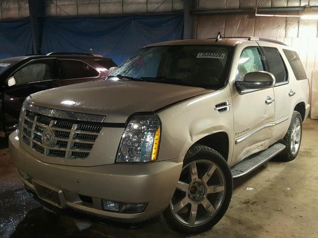 1GYFK63898R212762 - 2008 CADILLAC ESCALADE L GOLD photo 2