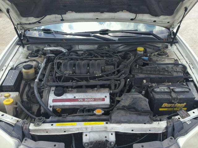 JN1CA31D51T822695 - 2001 NISSAN MAXIMA GXE WHITE photo 7