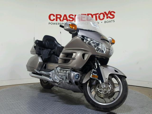 1HFSC47032A113120 - 2002 HONDA GL1800 BEIGE photo 2